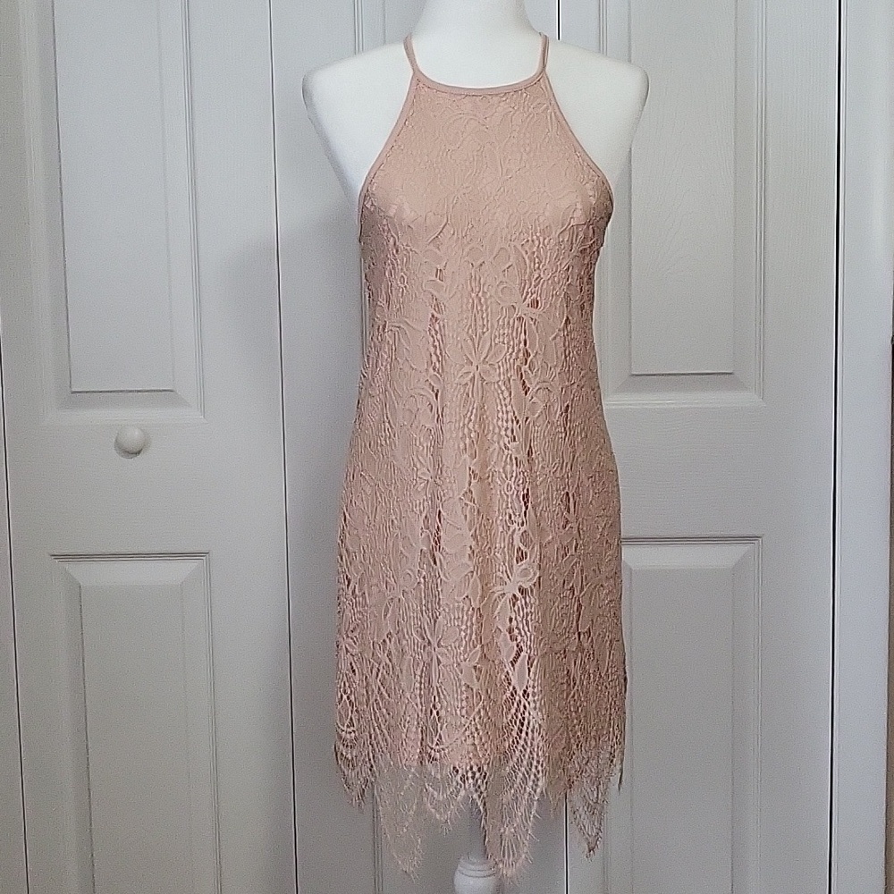 Love Fire Dusty Pink Lined Lace Overlay Shift Dress Keyhole Back - Size S
